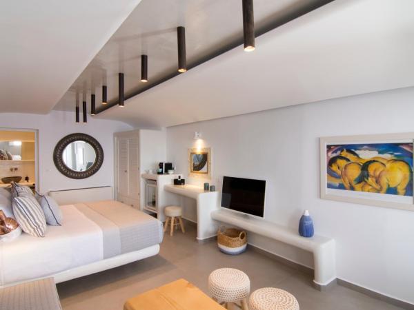 Secret Legend Suites : photo 4 de la chambre  suite légende avec jacuzzi extérieur et vue sur caldeira