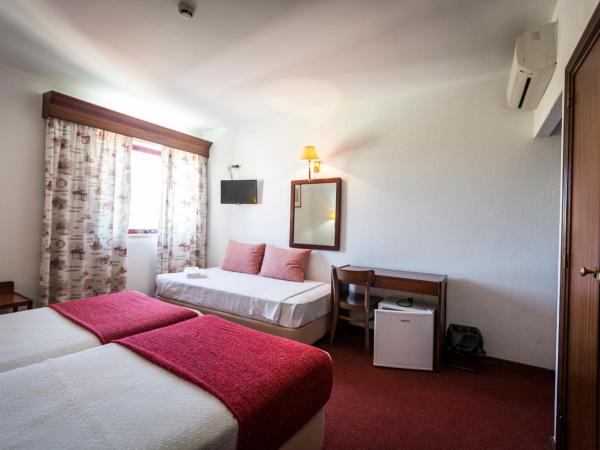 Hotel Arangues : photo 8 de la chambre chambre triple
