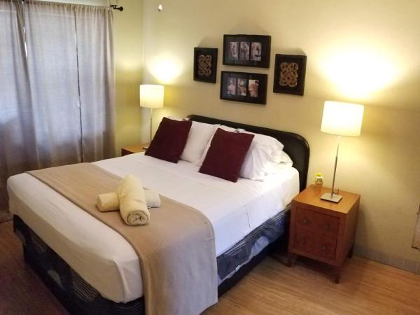 INN LEATHER GUEST HOUSE-GAY MALE ONLY : photo 3 de la chambre suite lit queen-size deluxe