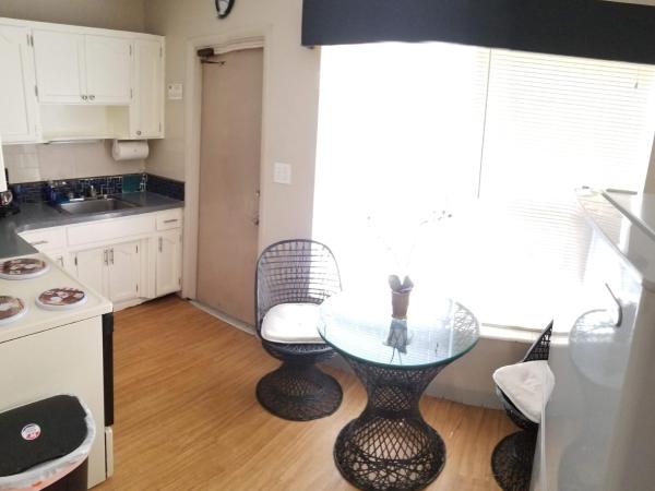 INN LEATHER GUEST HOUSE-GAY MALE ONLY : photo 4 de la chambre suite lit queen-size deluxe