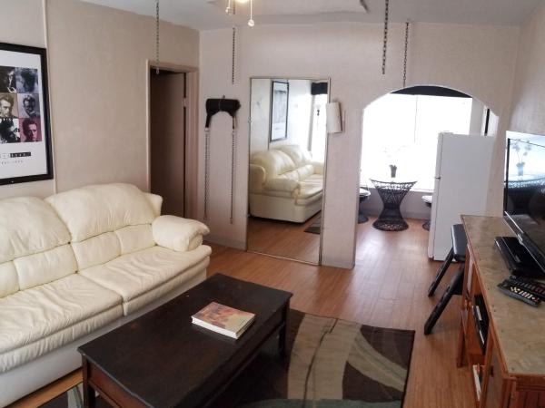 INN LEATHER GUEST HOUSE-GAY MALE ONLY : photo 2 de la chambre suite lit queen-size deluxe