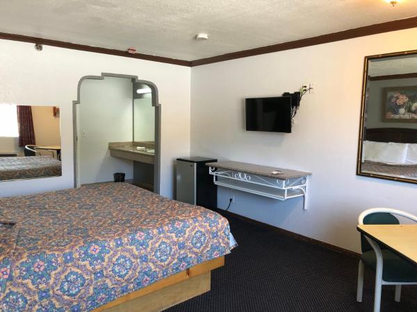 Starlight Inn, Valley Blvd - Downtown LA : photo 9 de la chambre chambre lit king-size