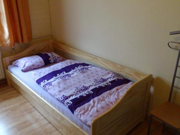 Private Room with Breakfast : photo 4 de la chambre chambre simple avec salle de bains commune