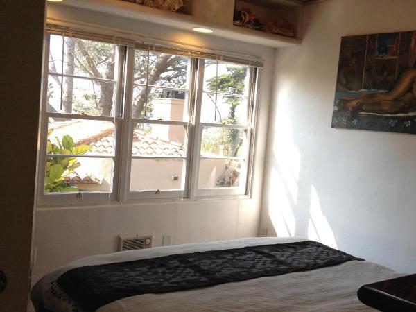 Les Artistes Inn : photo 2 de la chambre chambre de luxe king avec vue sur l'océan

