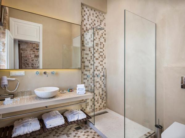 Ambassadors Residence Boutique Hotel : photo 5 de la chambre chambre double deluxe avec balcon - vue sur mer