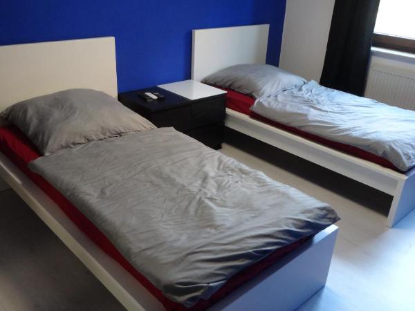 Private Room with Breakfast : photo 3 de la chambre chambre lits jumeaux standard avec salle de bains commune