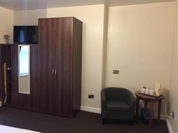 Lexham Hotel : photo 2 de la chambre chambre triple avec salle de bains privative