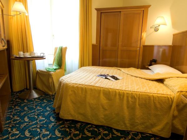 Hotel Cinque Giornate : photo 1 de la chambre chambre lit queen-size 