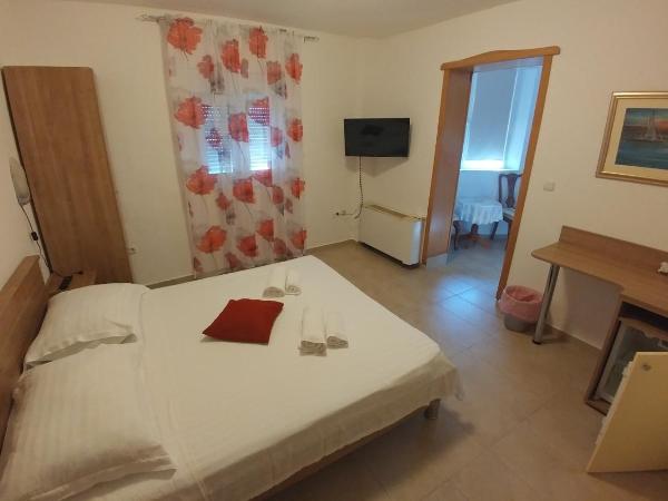 Pansion Karoca : photo 1 de la chambre chambre lit king-size