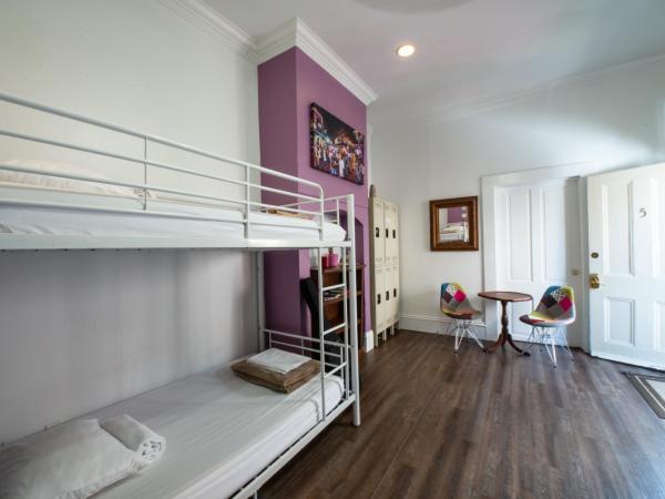 HOSTEL Auberge NOLA : photo 3 de la chambre lit dans dortoir mixte de 6 lits