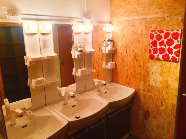 Cloud Sharing Hotel Hakata 1 : photo 9 de la chambre lit simple dans dortoir mixte