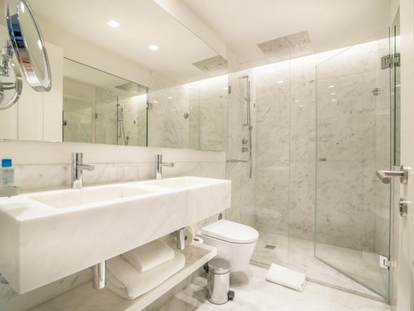 Hotel da Baixa : photo 9 de la chambre chambre double ou lits jumeaux deluxe - vue sur ville