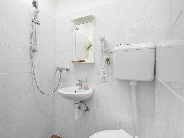 Hotel Chesscom : photo 2 de la chambre petite chambre simple