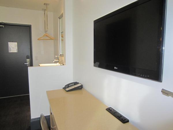 La Pensione Hotel : photo 3 de la chambre chambre lit queen-size - accessible aux personnes à mobilité réduite