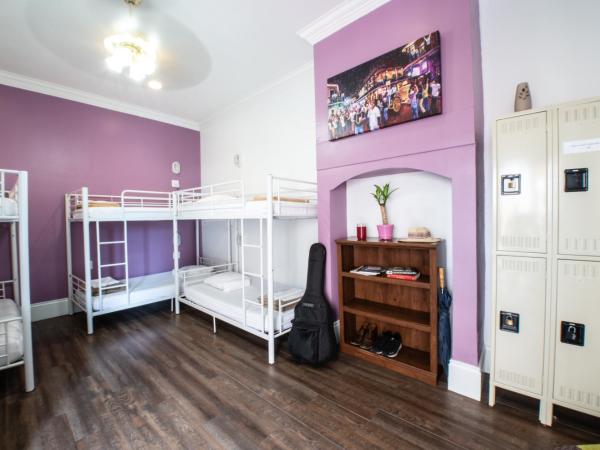 HOSTEL Auberge NOLA : photo 1 de la chambre lit dans dortoir mixte de 6 lits