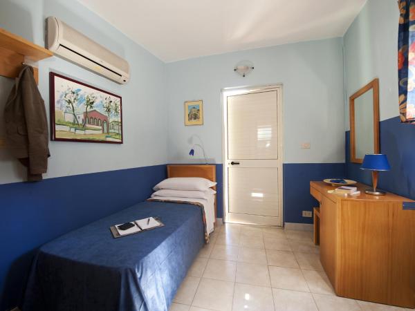 Villaggio Albergo Internazionale La Plaja : photo 1 de la chambre bungalow (1 adulte)