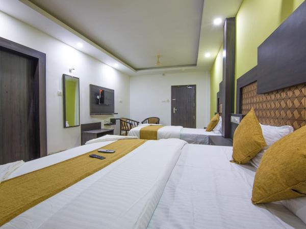 Hotel Kochi Crown : photo 5 de la chambre chambre triple deluxe