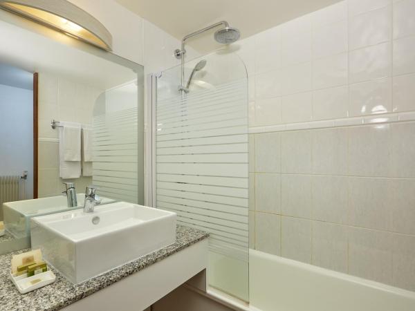 Kyriad Prestige Beaune le Panorama : photo 7 de la chambre chambre double supérieure