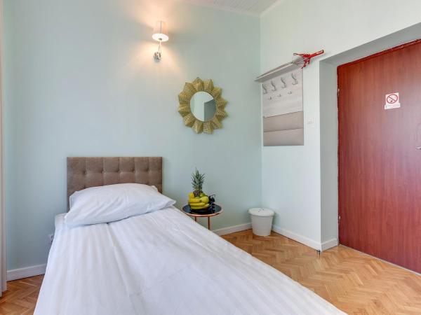 Meduza Sopot : photo 7 de la chambre chambre simple avec salle de bains commune