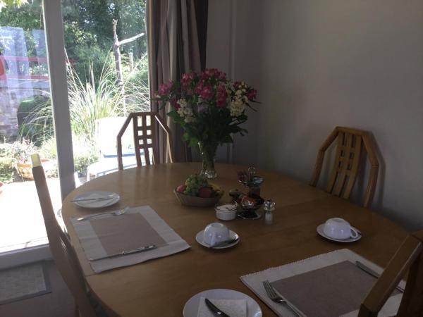 Ingleneuk Bed and Breakfast : photo 2 de la chambre chambre double ou lits jumeaux - vue sur jardin