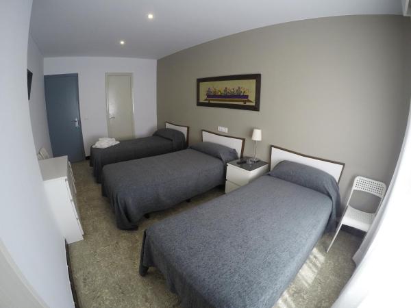 Hostal Mediterráneo : photo 10 de la chambre chambre triple standard