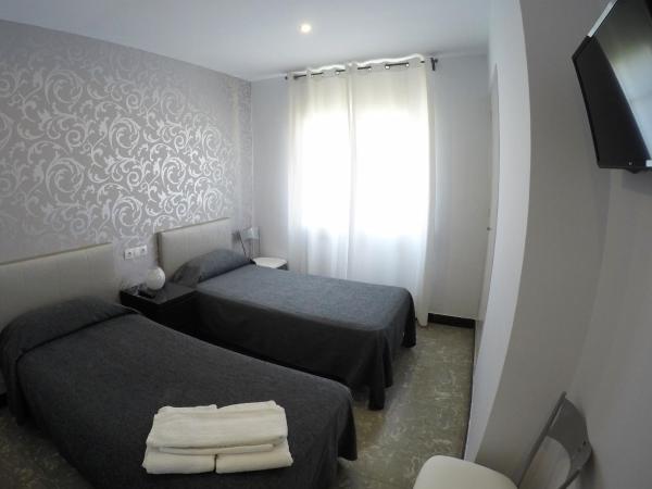 Hostal Mediterráneo : photo 7 de la chambre chambre double ou lits jumeaux standard