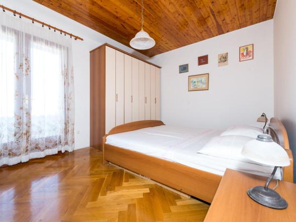 Apartments & Rooms Tapera : photo 10 de la chambre chambre double confort avec balcon - vue partielle sur mer