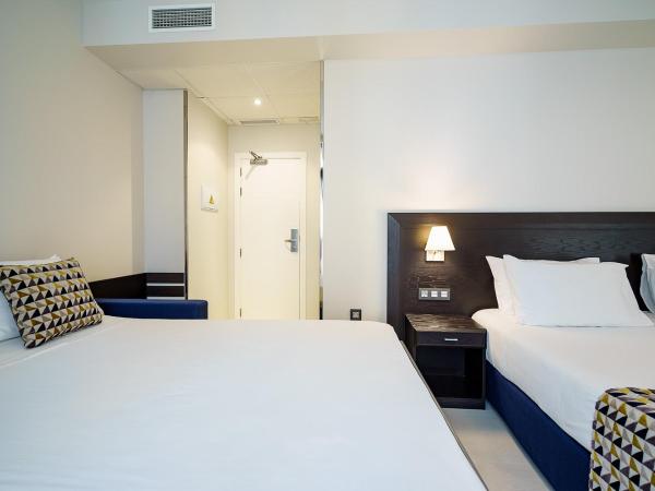 Exe Málaga Museos : photo 5 de la chambre chambre quadruple