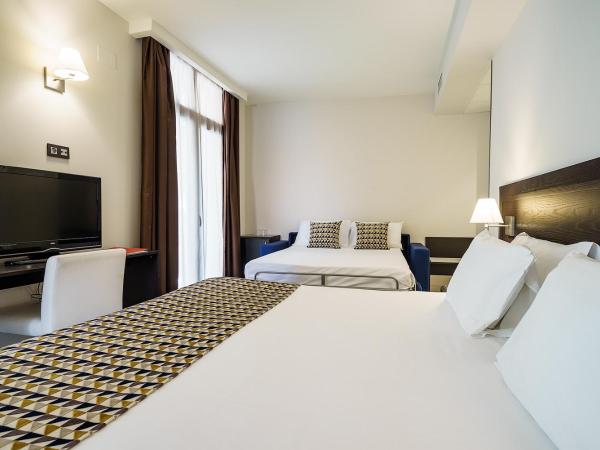 Exe Málaga Museos : photo 4 de la chambre chambre quadruple