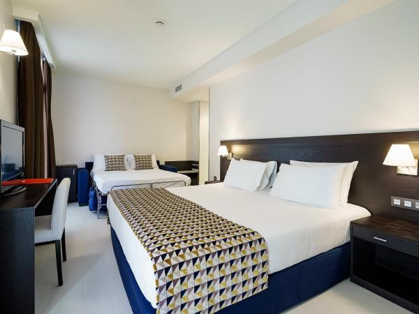 Exe Málaga Museos : photo 1 de la chambre chambre quadruple