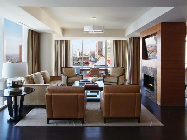 Four Seasons Baltimore : photo 1 de la chambre suite lit king-size amiral