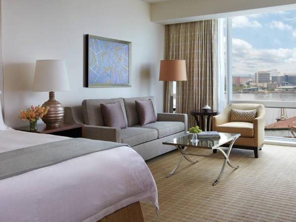 Four Seasons Baltimore : photo 1 de la chambre chambre lit king-size - vue sur port