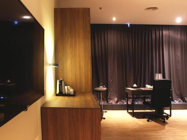 Imperial Regency Suites & Kuala Lumpur : photo 6 de la chambre chambre lit king-size deluxe