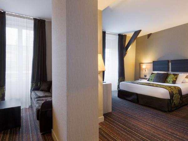 Best Western Plus Richelieu : photo 2 de la chambre suite lit king-size avec baignoire et canapé-lit