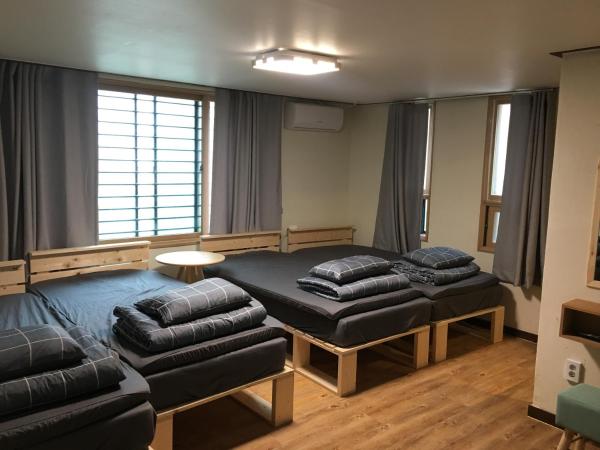 Family House Hongdae : photo 3 de la chambre chambre familiale avec salle de bains privative