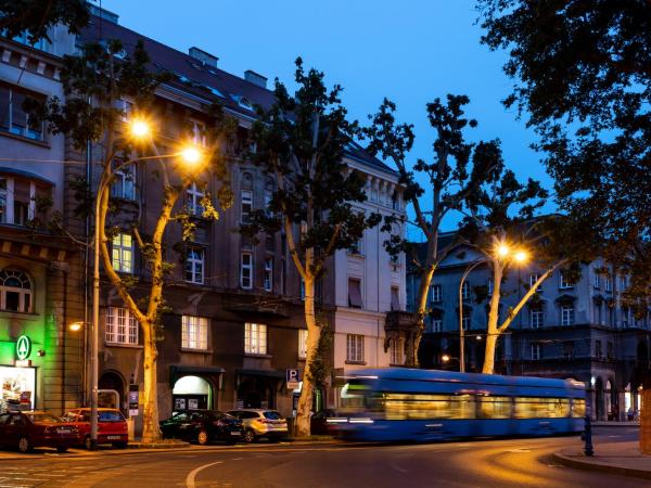 B&B Downtown Zagreb : photo 9 de la chambre chambre triple deluxe