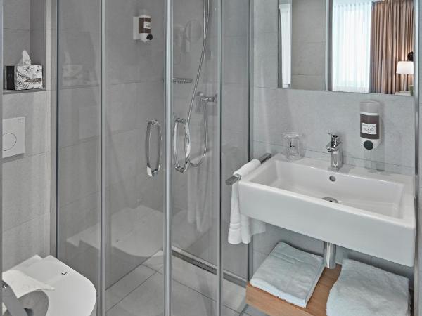City Hotel : photo 7 de la chambre chambre simple standard avec douche