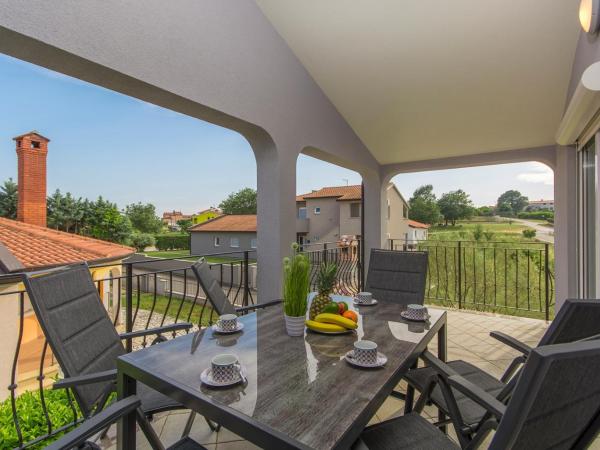 Silver Holiday House : photo 4 de la chambre appartement - vue sur piscine