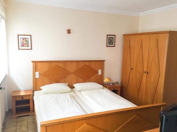 Pension Mona Lisa : photo 4 de la chambre chambre double standard