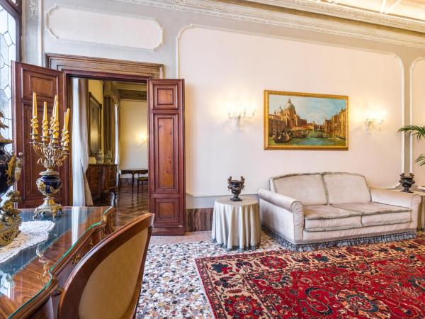 Hotel Ai Cavalieri di Venezia : photo 3 de la chambre suite exécutive - vue sur canal