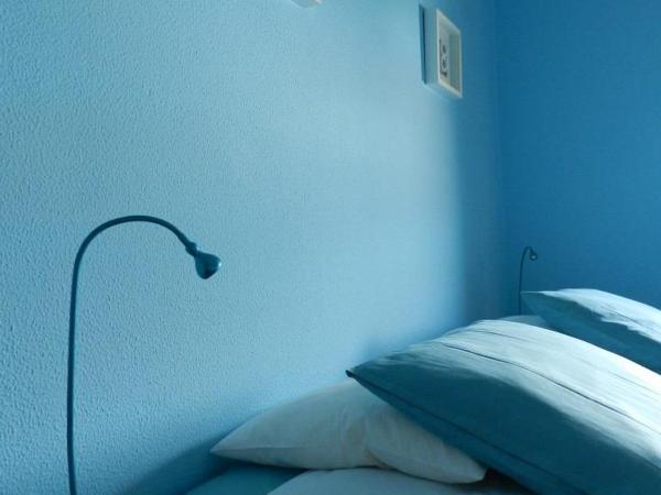 Peniche Blue Wave Home : photo 1 de la chambre chambre familiale - vue sur jardin