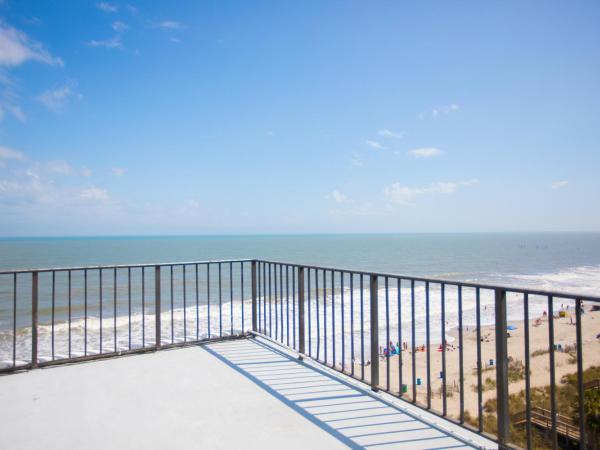 Tropical Seas Hotel : photo 8 de la chambre suite deluxe avec lit king-size