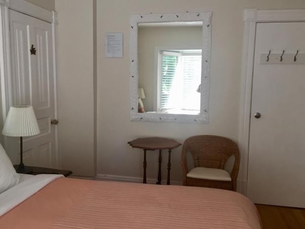 Ellis House Bed & Breakfast : photo 2 de la chambre hébergement dr. mitchell