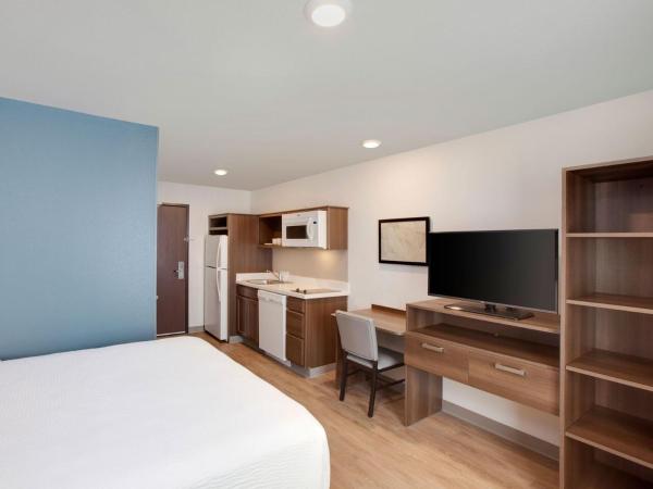 WoodSpring Suites Houston 288 South Medical Center : photo 6 de la chambre suite lit queen-size