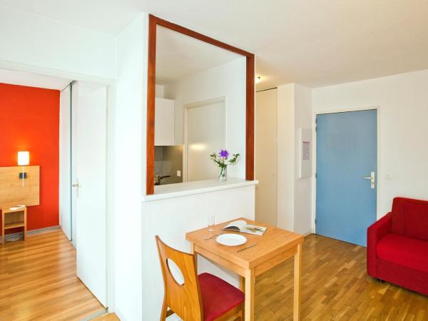 Séjours & Affaires Lyon Saint-Nicolas : photo 3 de la chambre appartement 1 chambre (4 adultes)