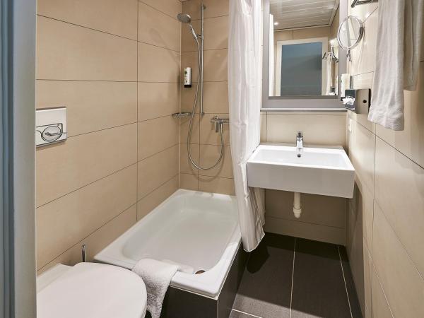 Hotel Central Luzern : photo 3 de la chambre chambre simple supérieure