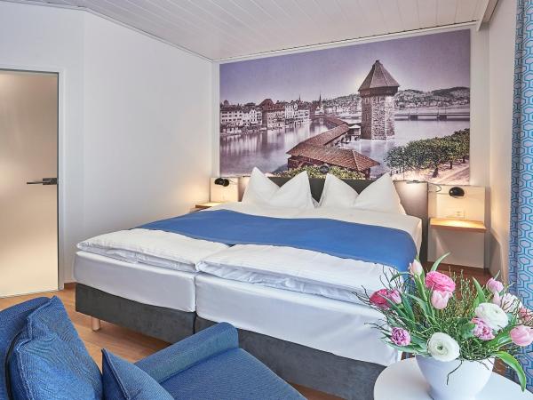 Hotel Central Luzern : photo 2 de la chambre chambre double supérieure