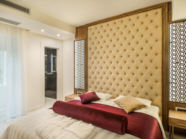 Miraval Luxury Rooms : photo 2 de la chambre chambre lit king-size avec balcon