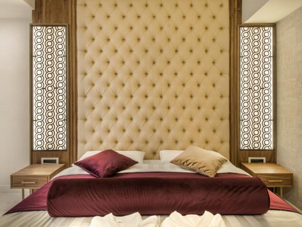 Miraval Luxury Rooms : photo 10 de la chambre chambre lit king-size avec balcon
