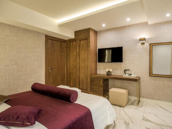 Miraval Luxury Rooms : photo 3 de la chambre chambre lit king-size avec balcon